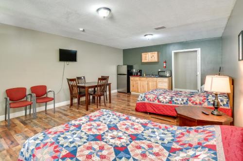 Briceville Apartment | On-Site Hiking and ATV Trails Briceville Studio