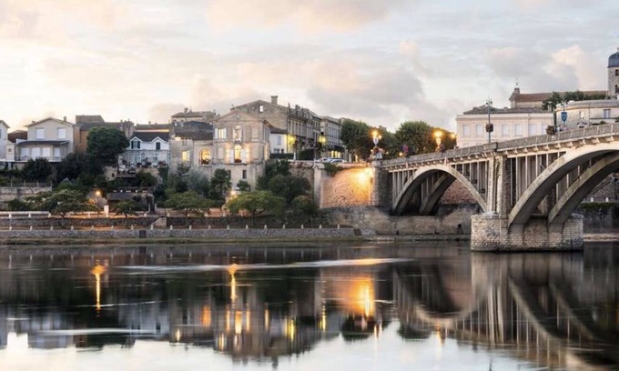 Castillon-la-Bataille House | On the banks of the Dordogne River, Saint Emilion