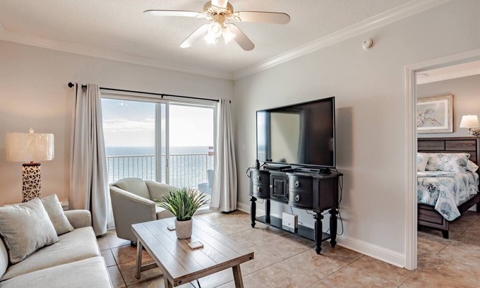 Gulf Shores Condo | On The Beach-Great View- 1 Mile To Hangout-Hot tub