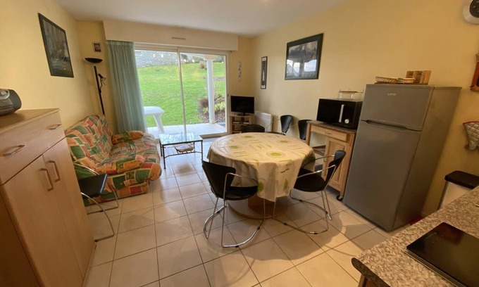 Saint-Cast-le-Guildo Apartment | On the first floor, pleasant south-facing T3 apartment in a quiet residence close to the.