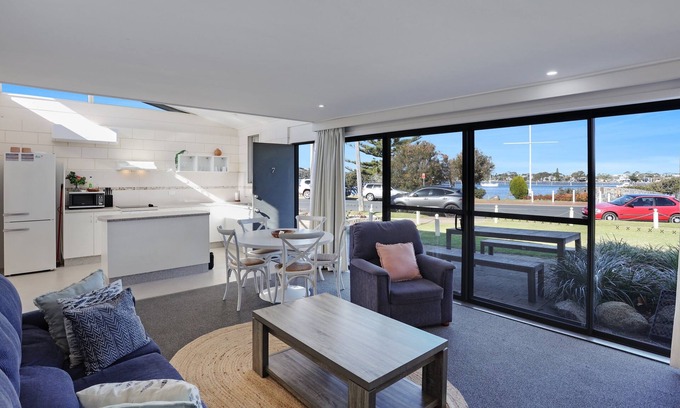 Merimbula Apartment | On the lake at Penguin Mews: Ground floor pet friendly
