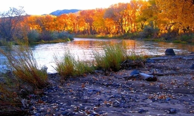 Ranchos De Taos House | On the Rio Grande River! Rinconada Rio Grande Retreat