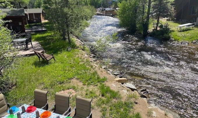 Estes Park Cabin | On The River, Hot Tub, Walk to Town #6002
