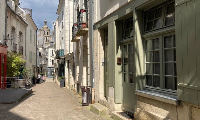 Loches House | On the road to the royal city