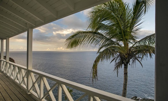 Peterborg Villa | ON THE ROCKS VILLA Private Luxury Waterfront Villa Minutes From Magens Bay Beach