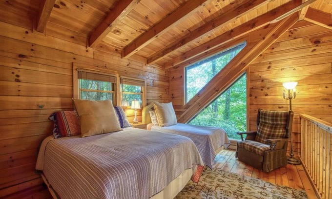 Maggie Valley Cabin | On Top of the Mountain, Beneath the Stars, Your Cabin Stay Awaits You!
