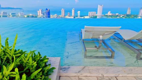 Bang Lamung Apartment | Once Pattaya Seaview Condo