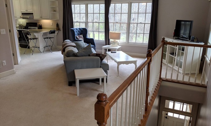Sandy Springs House | One bdrm fully furnished apartment on quiet, wooded 2 acre lot in Sandy Springs