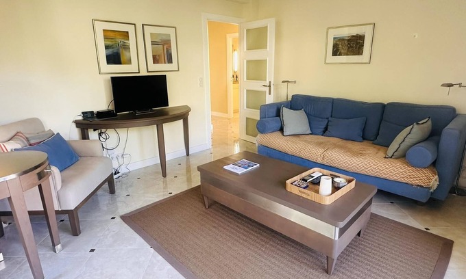 California - Pezou Apartment | One Bed apartment just minutes walk from the Croisette and the Palais in a secure residence - 1693