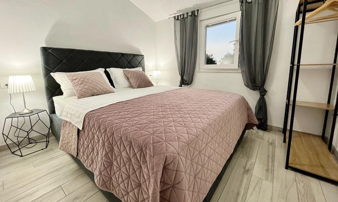 Biograd na Moru Apartment | One bedroom apartment with terrace Biograd na Moru, Biograd (A-23751-a)