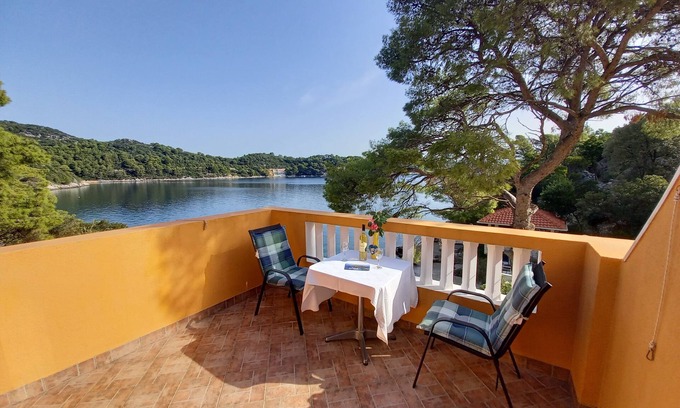 Sobra Apartment | One bedroom apartment near beach Sobra, Mljet (A-7531-c)