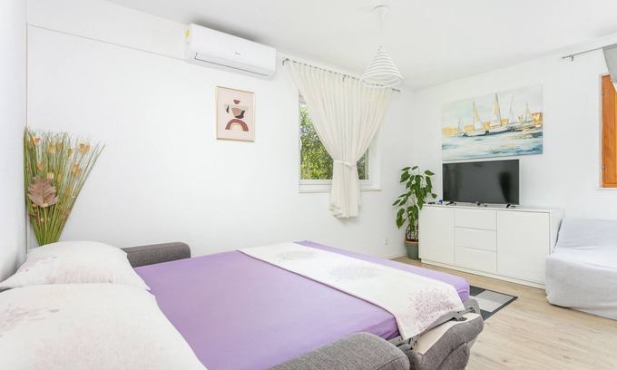 Podstrana Apartment | One bedroom apartment with terrace Podstrana, Split (A-17586-b)