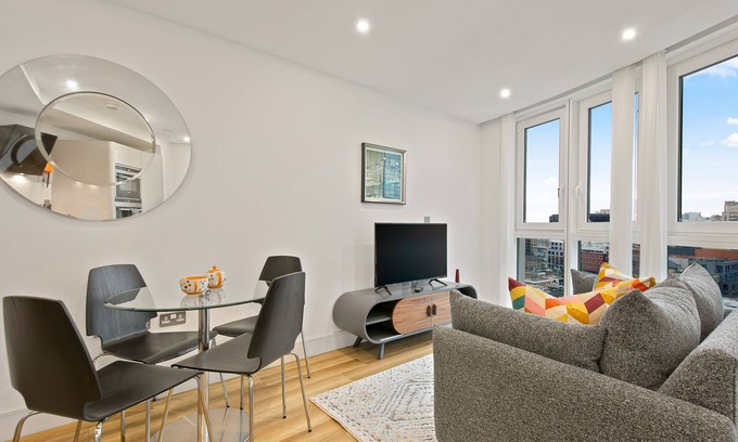 Whitechapel Apartment | One Bedroom Apartment at Alie Street in Aldgate London by MySquare