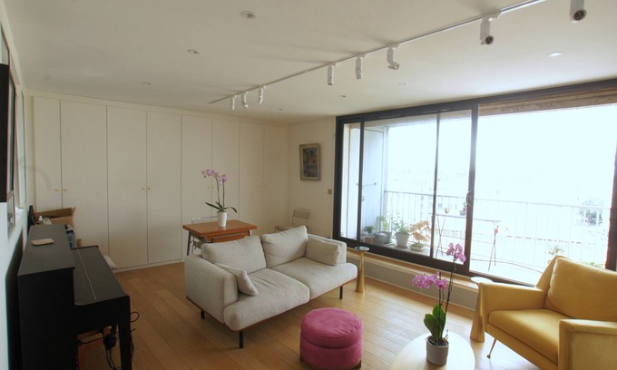 Quinze-Vingts Apartment | One bedroom apartment full of daylight and a view over Paris