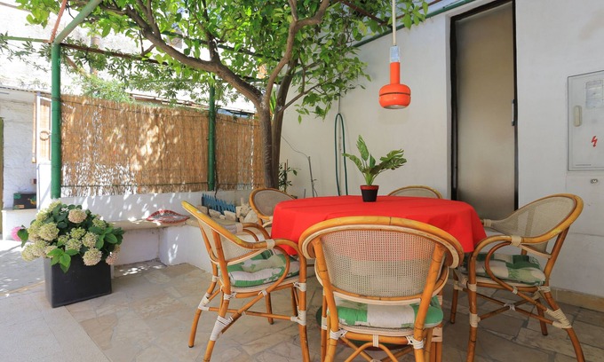 Makarska Old Town Apartment | One bedroom apartment with terrace Makarska (A-19038-a)