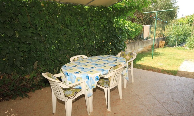 Nevidane Apartment | One bedroom apartment with terrace Neviđane, Pašman (A-8273-c)