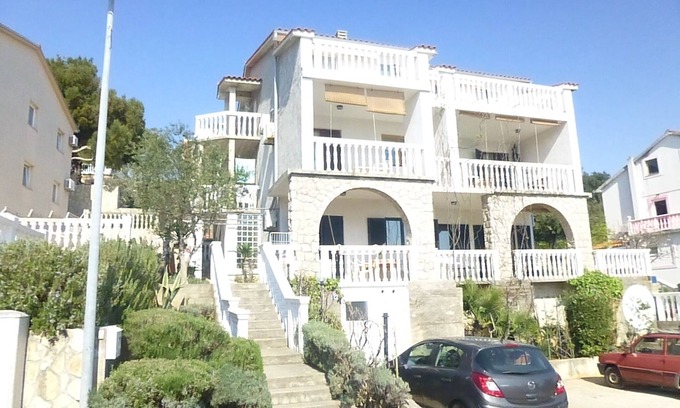 Municipality of Omisalj Apartment | One bedroom apartment with terrace and sea view Omišalj, Krk (A-22982-a)