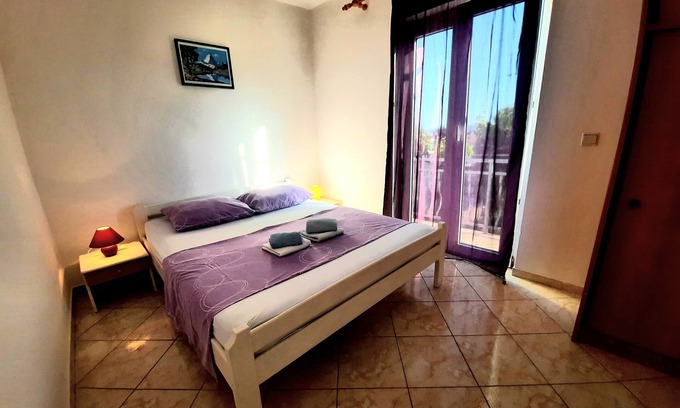 Pakostane Apartment | One bedroom apartment with terrace Pakoštane, Biograd (A-14054-b)