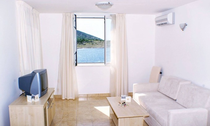 Vinjerac Apartment | One bedroom apartment with air-conditioning Vinjerac, Zadar (A-3093-i)