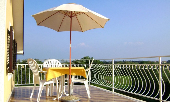 Basanija Apartment | One bedroom apartment with terrace Bašanija, Umag (A-7149-a)