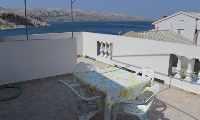 Metajna Apartment | One bedroom apartment with terrace and sea view Metajna, Pag (A-6336-d)
