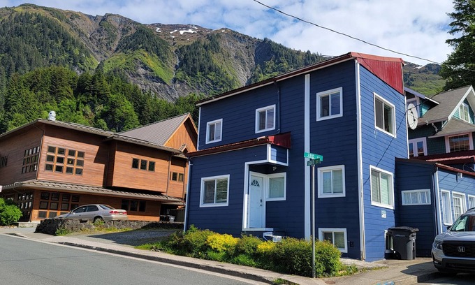 Downtown Juneau Apartment | One bedroom apartment located in the heart of downtown Juneau