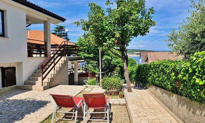 Silo Apartment | One bedroom apartment near beach Šilo, Krk (A-18740-a)