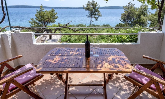 Zavala Apartment | One bedroom apartment near beach Zavala, Hvar (A-2061-b)