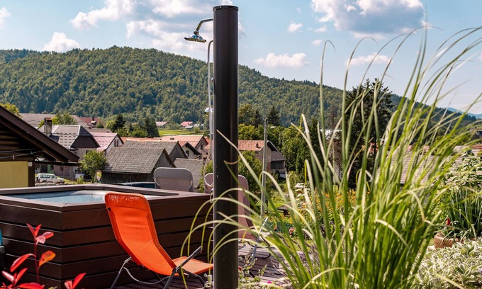 Prezid Apartment | One bedroom apartment with terrace Prezid, Gorski kotar (A-20260-b)
