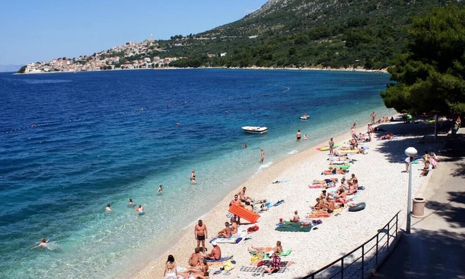 Igrane Apartment | One bedroom apartment with balcony and sea view Igrane, Makarska (A-6840-a)