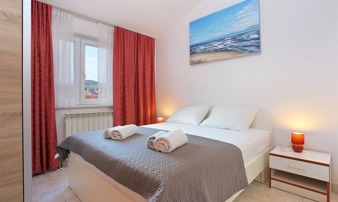 Marina Apartment | One bedroom apartment with air-conditioning Marina, Trogir (A-5953-d)