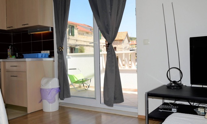 Marina Apartment | One bedroom apartment with terrace Marina, Trogir (A-10327-a)