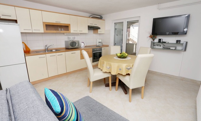 Trogir Apartment | One bedroom apartment with terrace and sea view Trogir (A-8683-a)