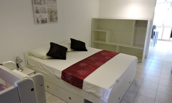 Preko Apartment | One bedroom apartment with terrace Preko, Ugljan (A-8232-c)