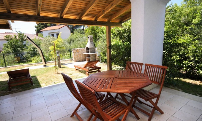 Palit Apartment | One bedroom apartment with terrace Banjol, Rab (A-3215-b)