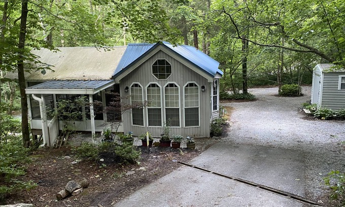 Highlands Cabin | One bedroom cabin in Highlands, NC on a creek close to everything!