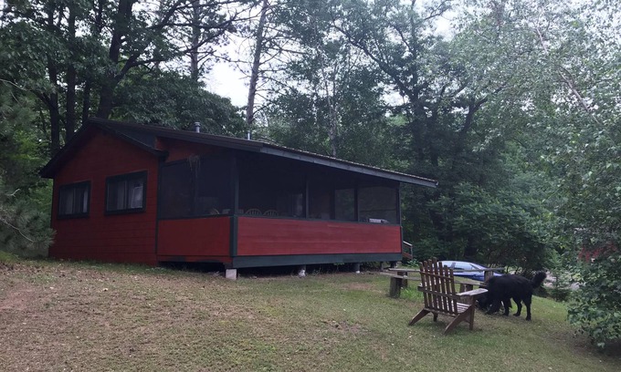 Iron River Cabin | One-bedroom cabin - Owner of Delta Lodge for 32 years