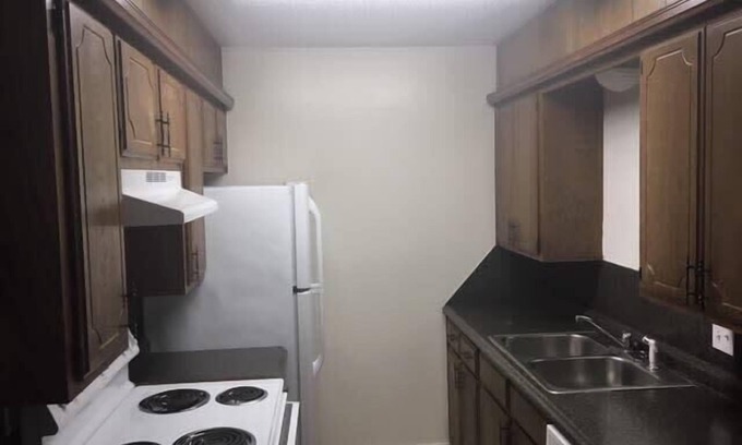 Lawton Apartment | One bedroom close to Fort Sill!