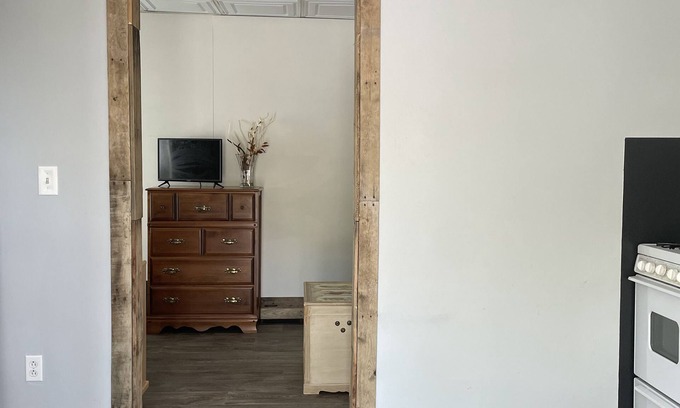 Canastota Apartment | ONE BEDROOM FULLY FURNISHED APARTMENT