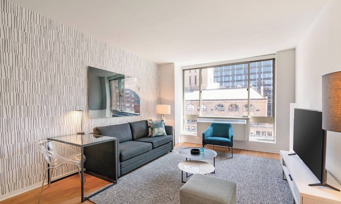 Midtown West Apartment | One Bedroom in Midtown West with Amenities Access