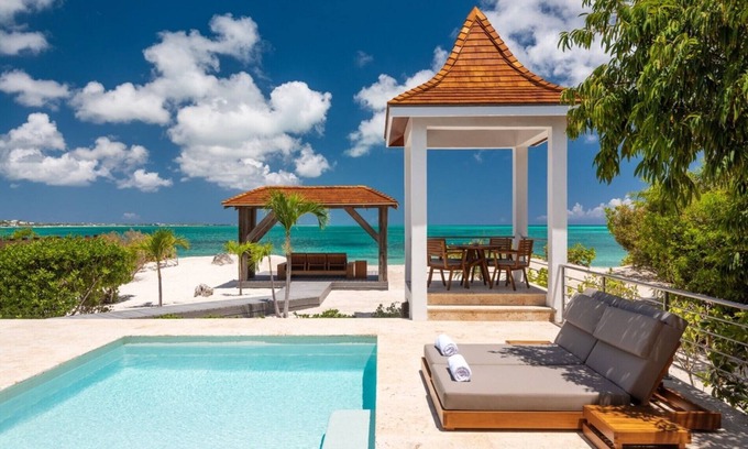 Grace Bay Villa | One Bedroom Luxury Beach Front Villa at Turtle Cove Marina - Free Concierge