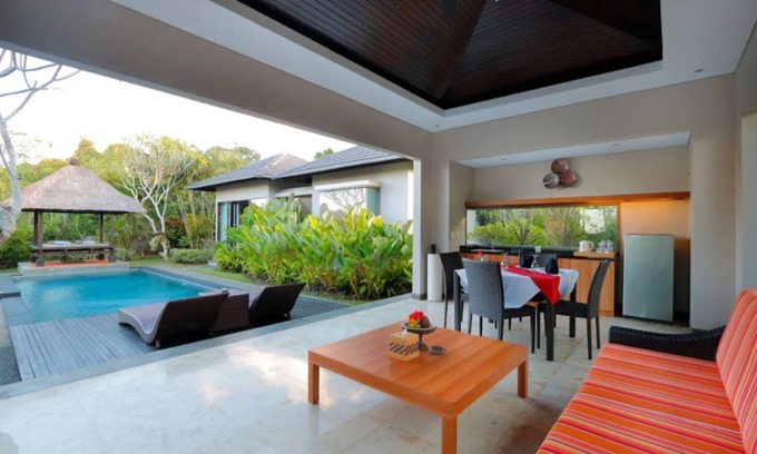 Mumbul Villa | One Bedroom Romantic Villa- Nusa Dua