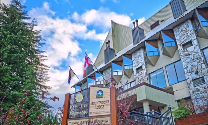 Whistler Village Resort | One Bedroom Suite 1 min from Slopes + Pool/Hot tub