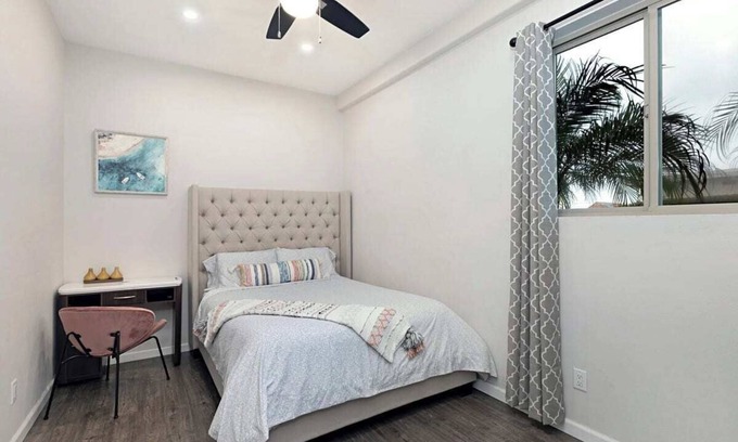 Serra Mesa House | ONE Bedroom Suite With Private Bathroom, Private Entrance, Central SD