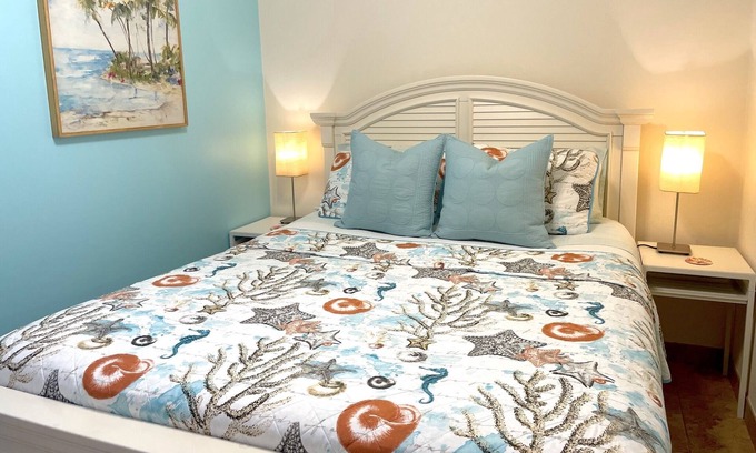 Deadmans Cay Apartment | One Bedroom with a Private beach