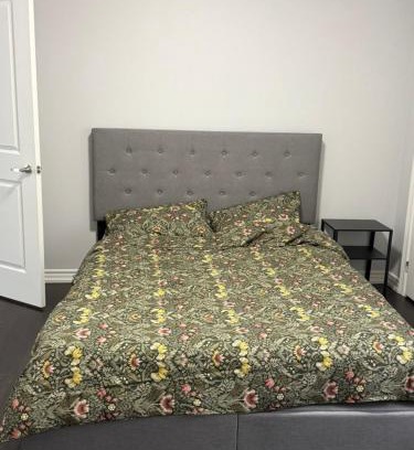 Whitby House | one bet room