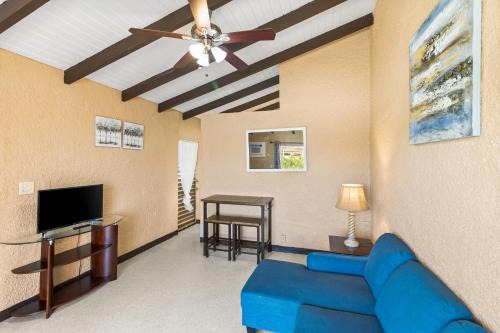 La Grande Princesse Apartment | One blue Caribbean View condo