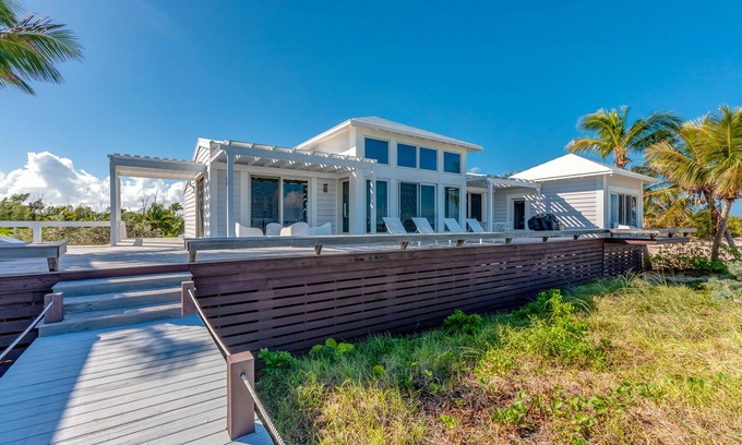 Hope Town House | One Fish Two Fish - Oceanfront Elegant Oasis Retreat on the Quiet North End