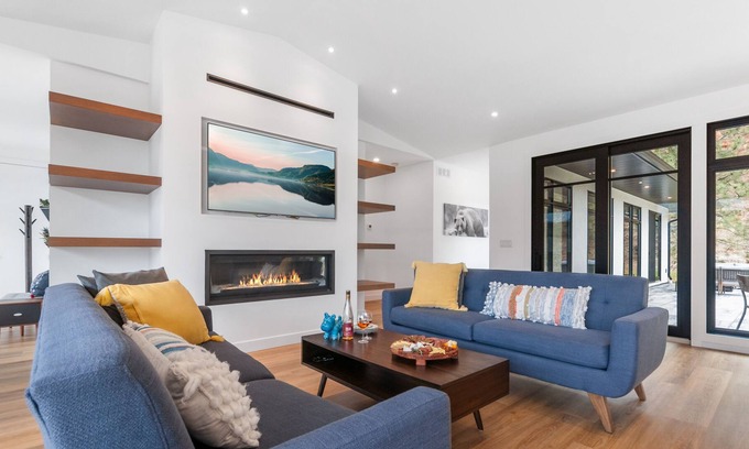 Okanagan-Similkameen House | One floor living steps from Skaha Lake, KVR trail, only 7 min from Penticton
