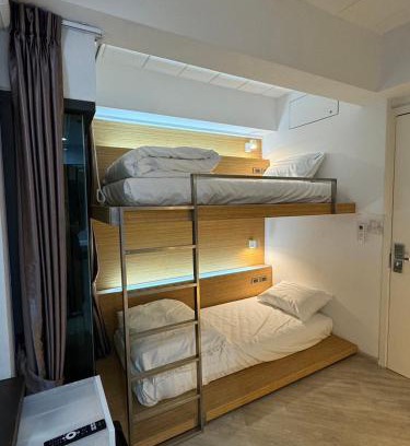 Wua Lai Hotel | One More Space